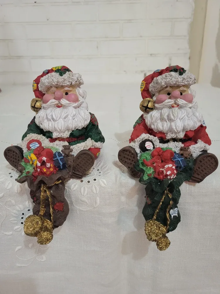 Christmas Decor Lot - 8 items