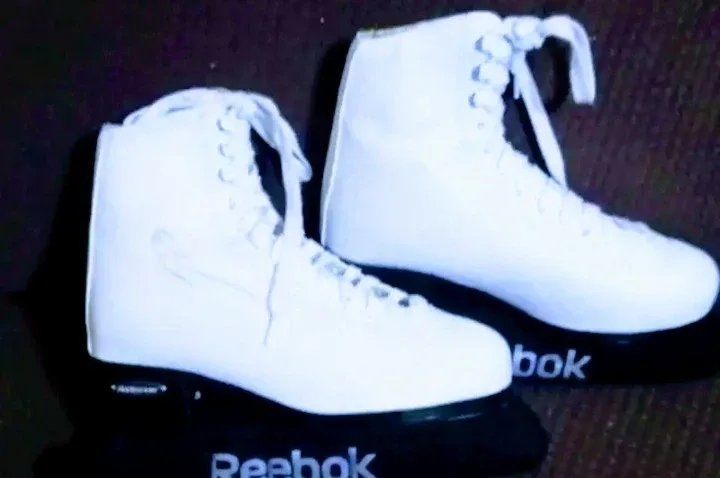 Blade Runner Figure Ice Skates. image indicator(8)