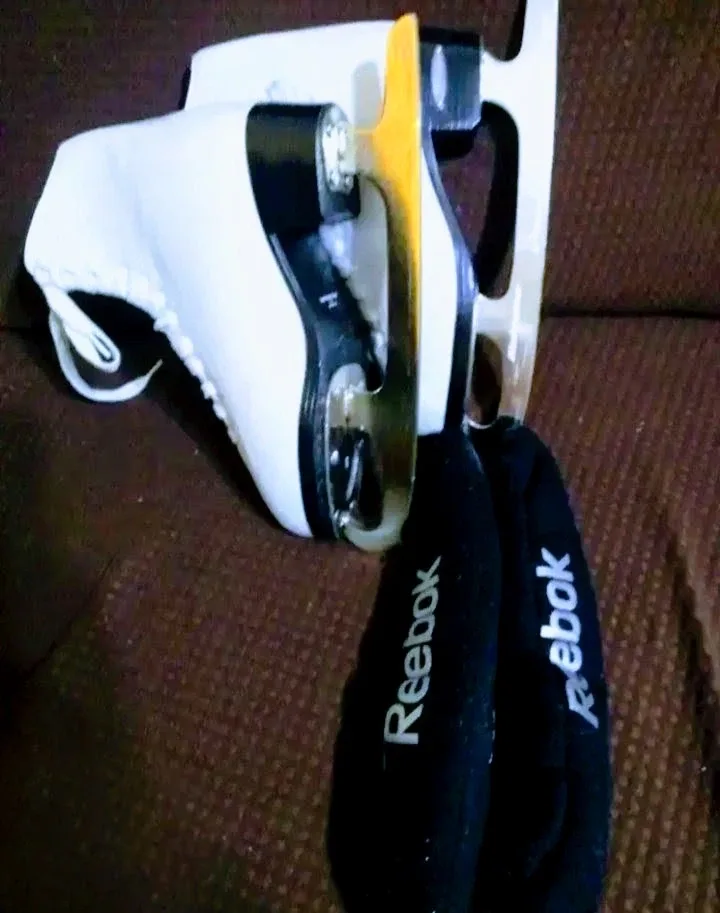 Blade Runner Figure Ice Skates. image indicator(9)