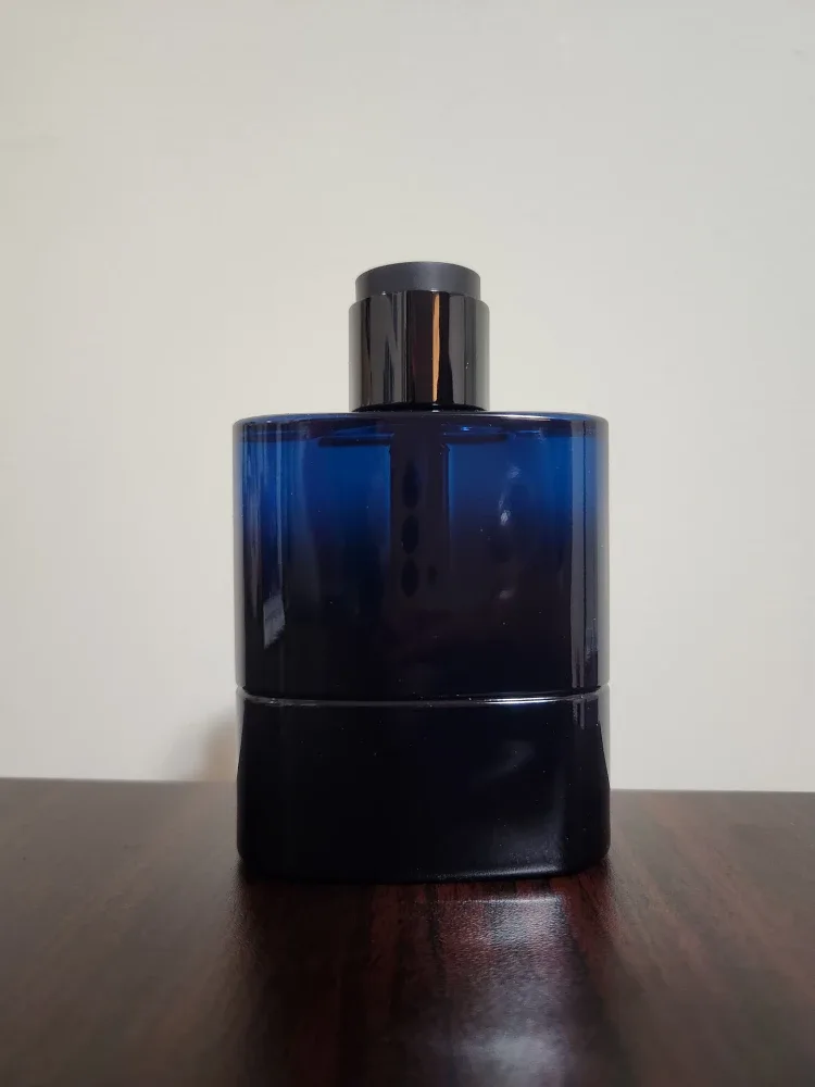 Prada Luna Rossa Ocean image indicator(2)