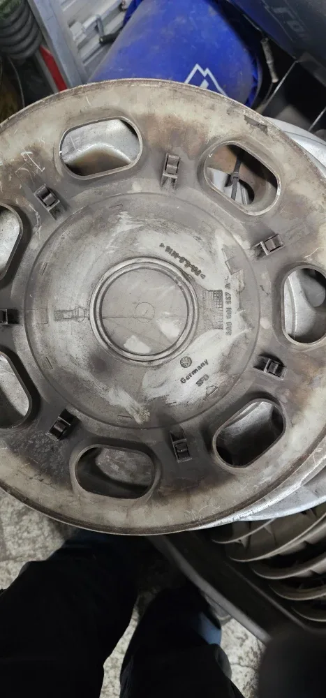 Volkswagen Wheel Cover 3A0 601 147 A image indicator(2)