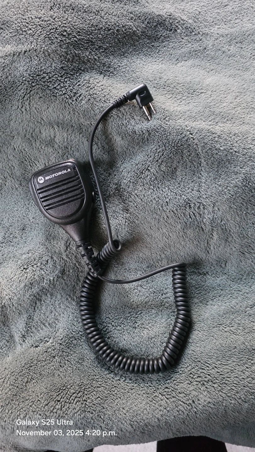 Motorola Original OEM PMMN4013A Remote Speaker Microphone - photo 3