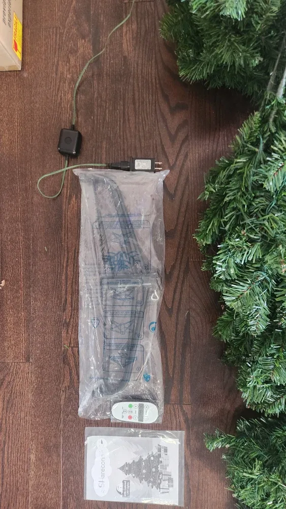 6.5 ft Christmas Tree(NEW) image indicator(7)