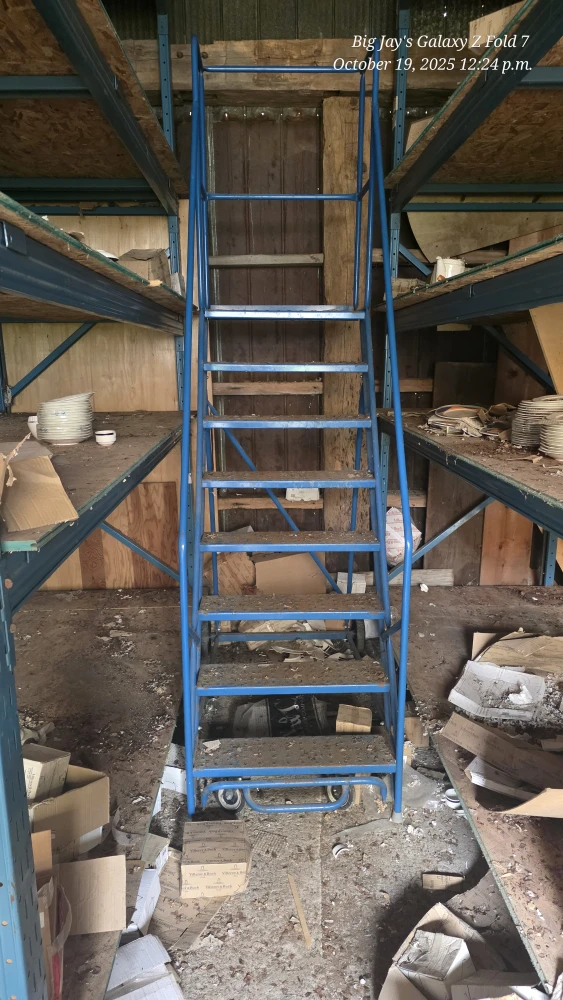8 step rolling staircase