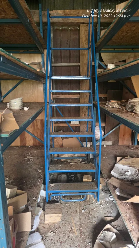 8 step rolling staircase