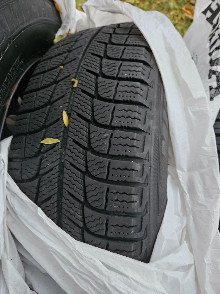 LIKE NEW Michelin X-Ice winter tires and rims. Honda Civic image indicator(7)