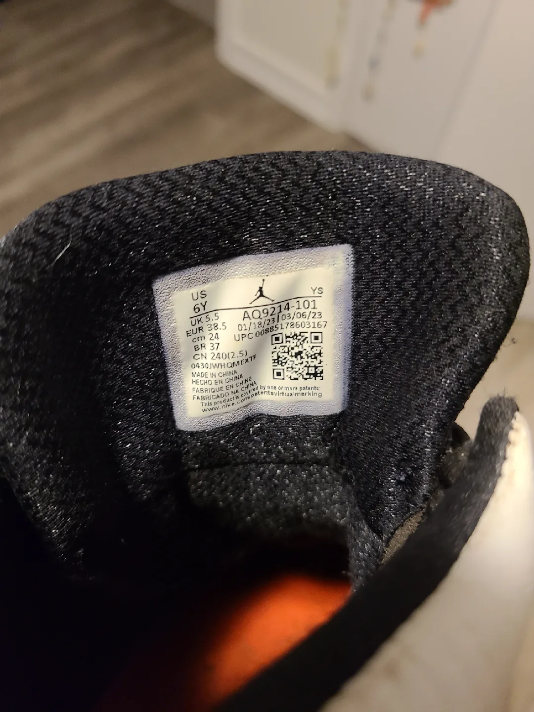 Jordan 11 CMFT Low Youth Size 6Y image indicator(4)