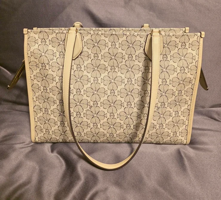 Kate Spade Large Tote - Retail Store Bag image indicator(2)