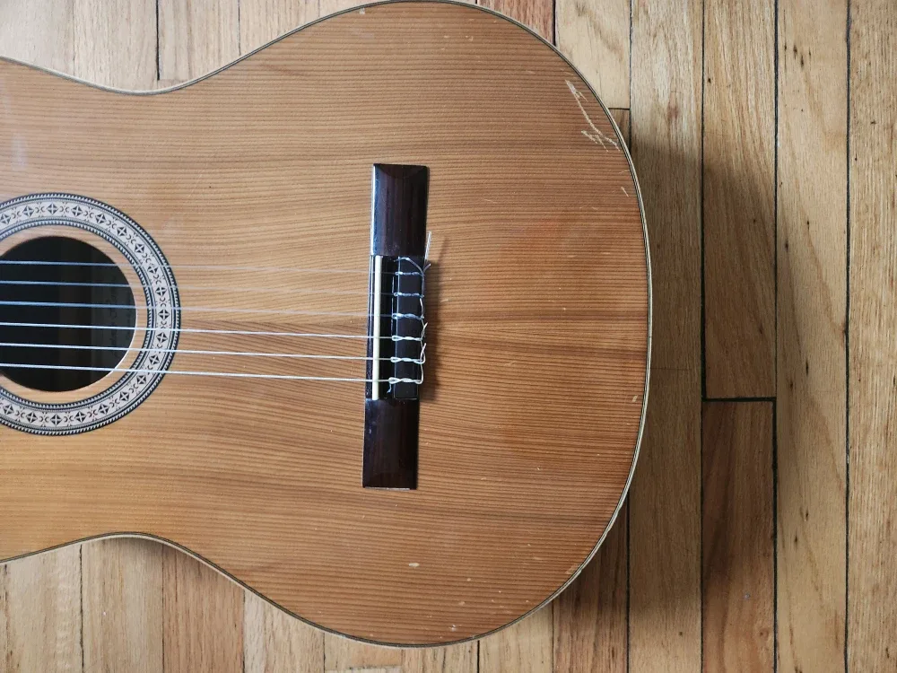 Classical Guitar - Good Condition image indicator(2)