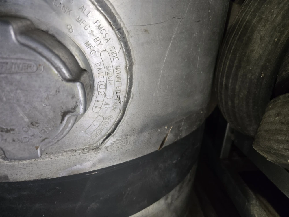 Freightliner Side Mounted Tank - photo 2