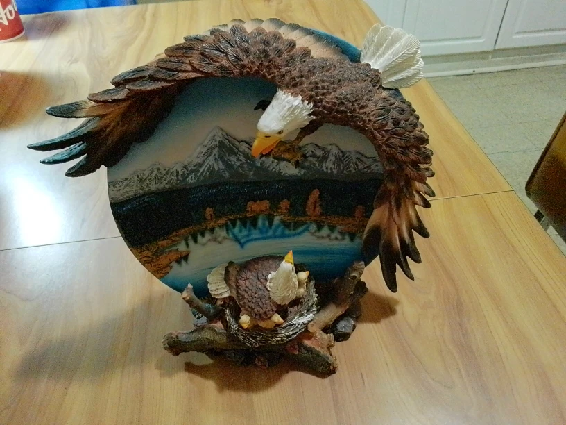 Eagle decorative plate