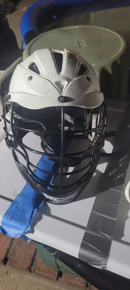 Cascade Lacrosse Helmet - White