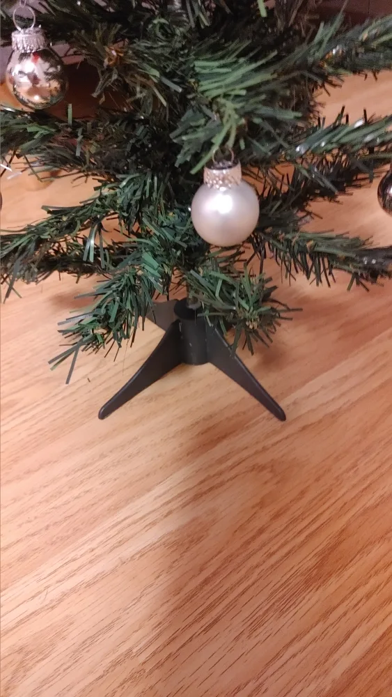 Christmas Tree with Red Bow New image indicator(3)