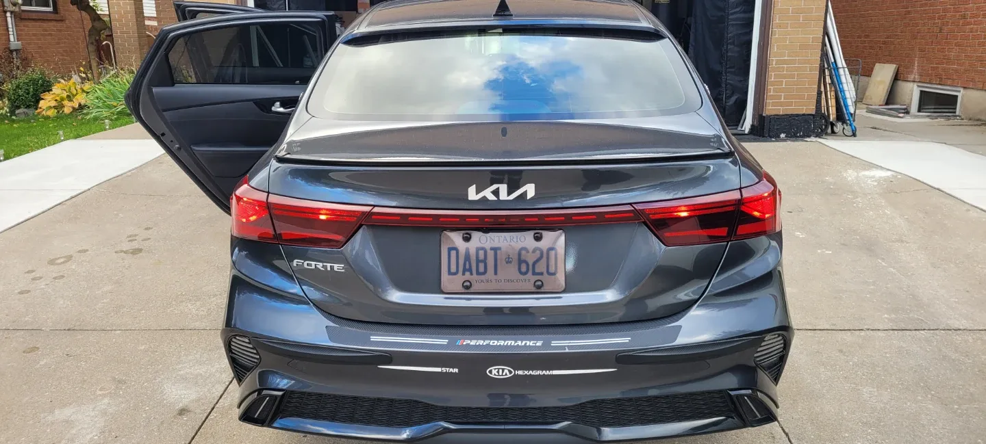 Kia Forte, Grey Sedan image indicator(2)