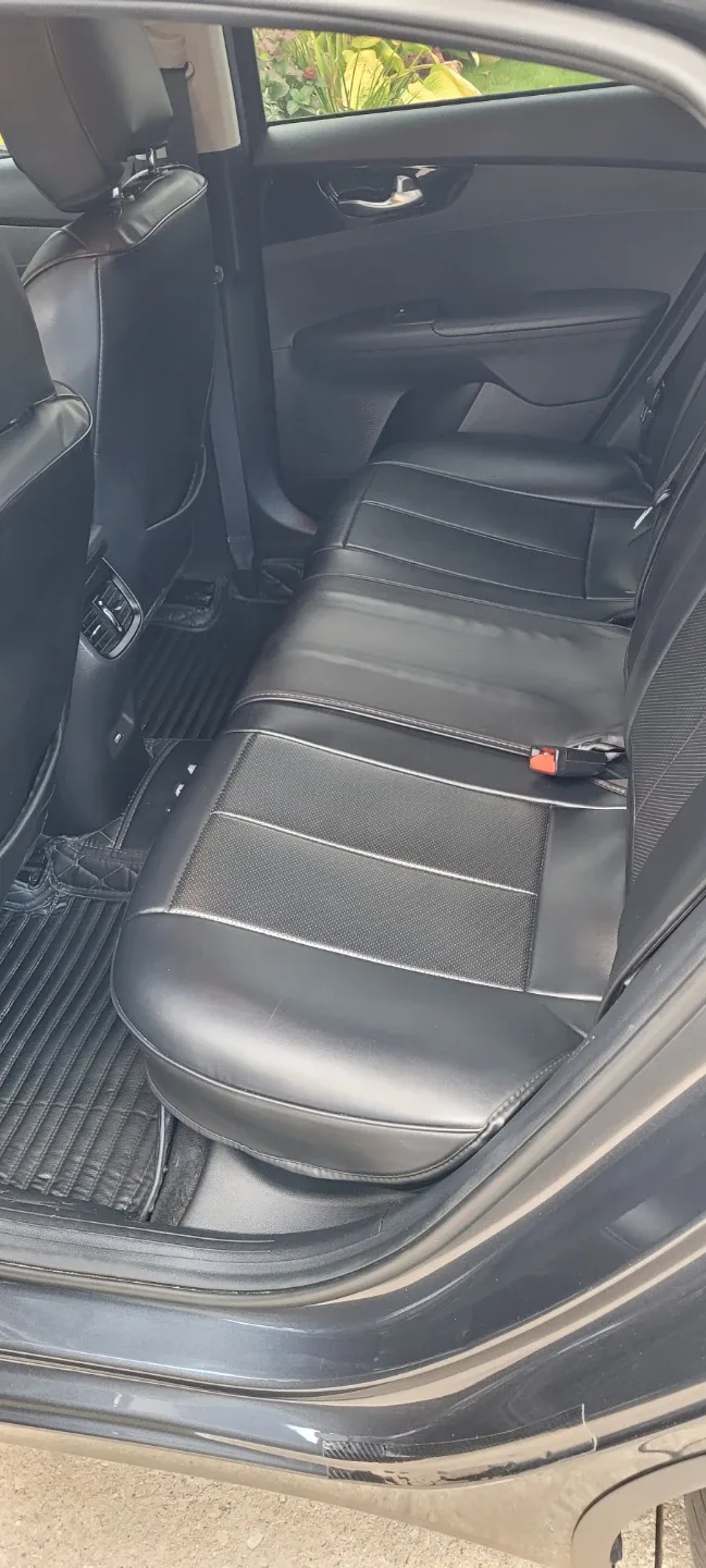 Kia Forte, Grey Sedan image indicator(3)