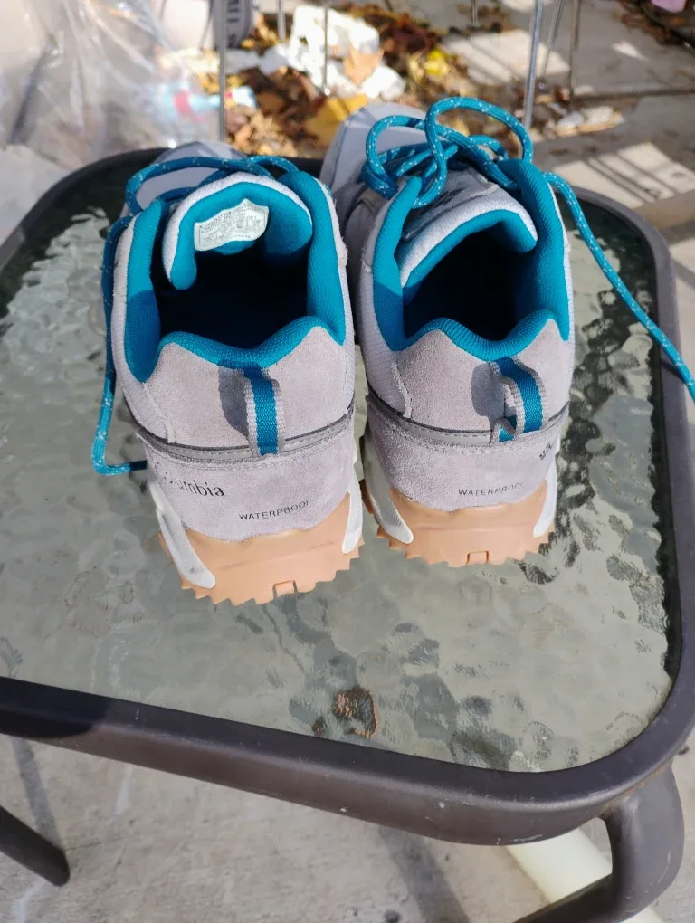 Columbia Waterproof Women's Hiking Shoes - Size 10 image indicator(2)