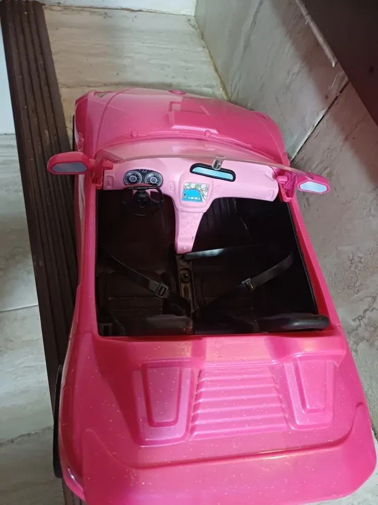 Free Barbie Pink Convertible Car image indicator(2)