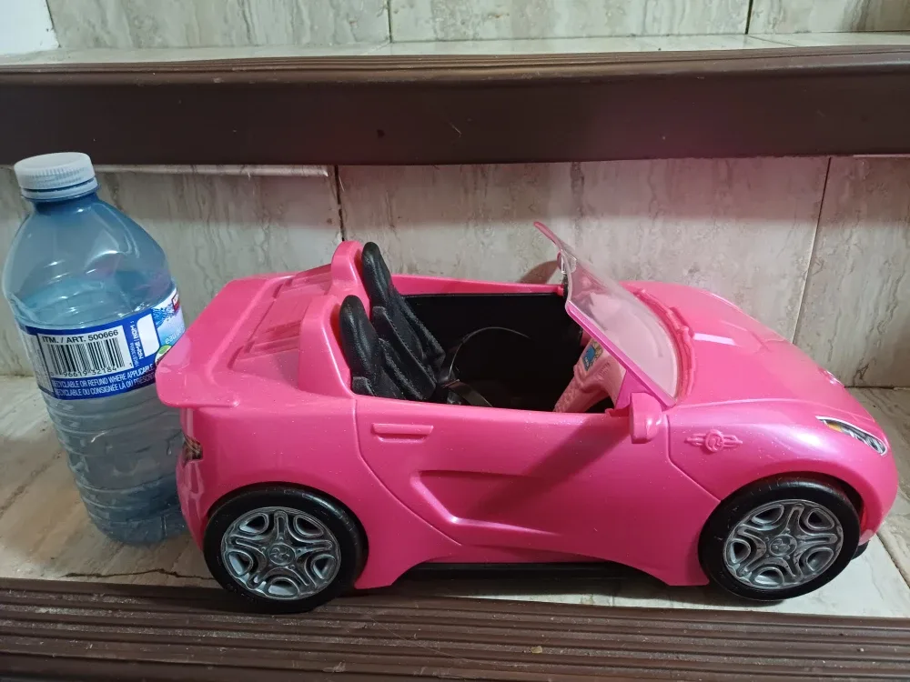Free Barbie Pink Convertible Car image indicator(3)
