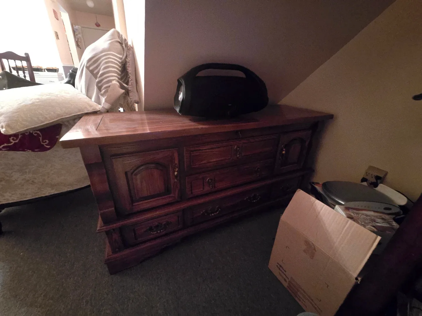 Wooden Dresser with Drawers image indicator(4)