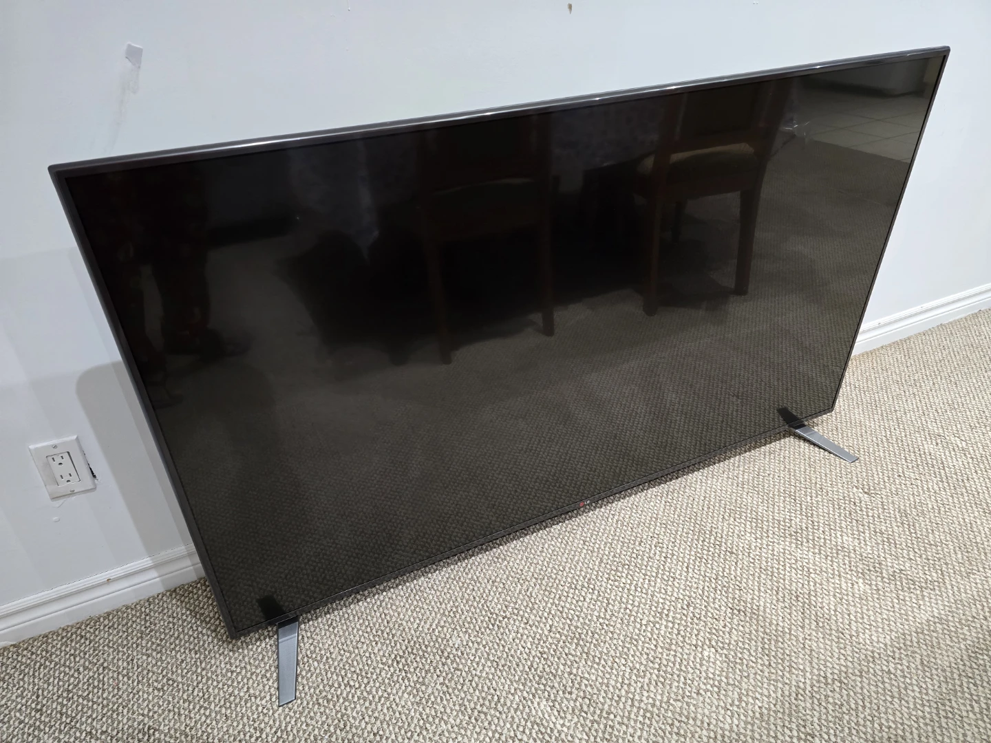 LG TV 65 inch - photo 2