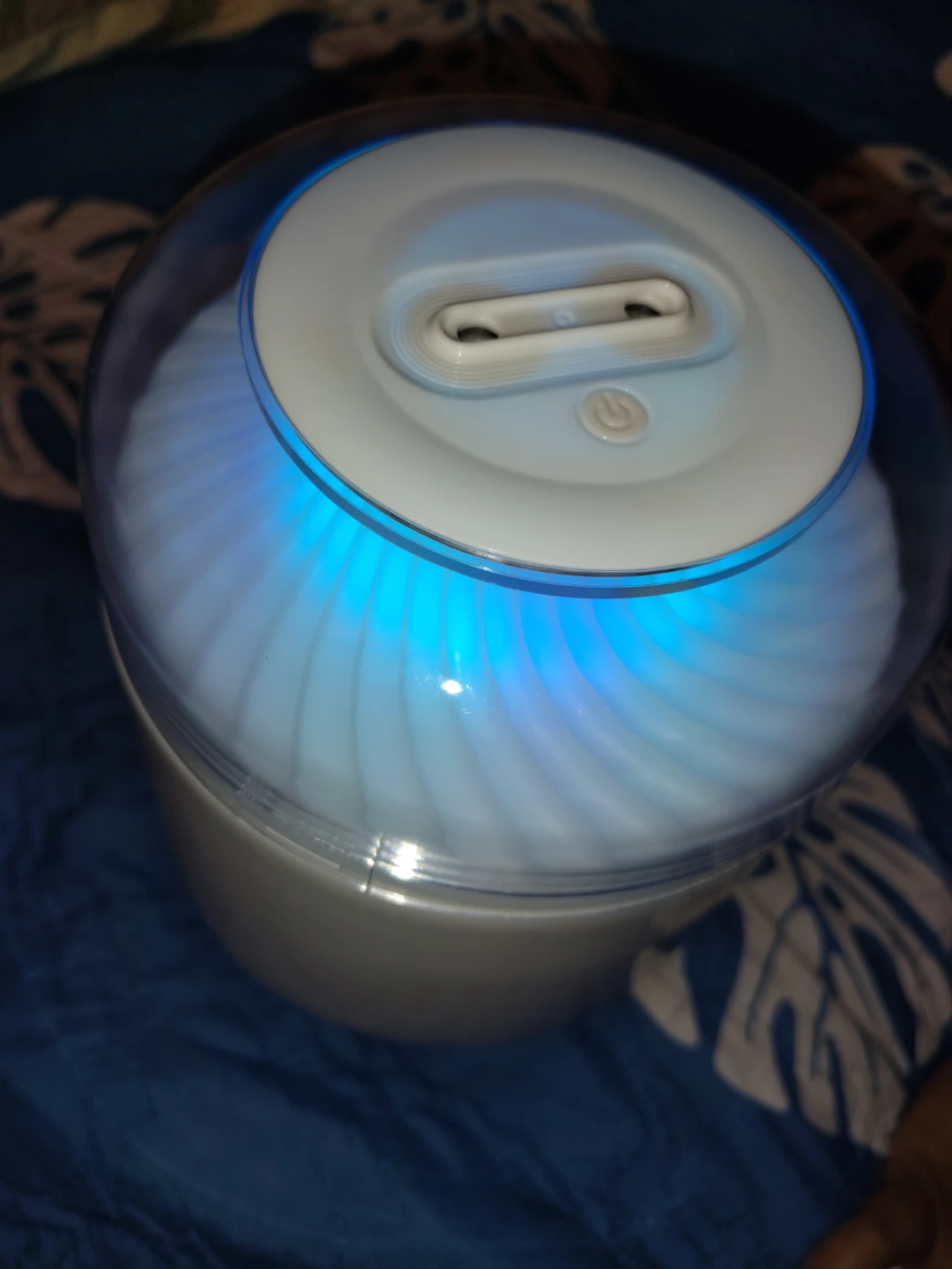 Humidifier with Seven Colourful Atmosphere Light