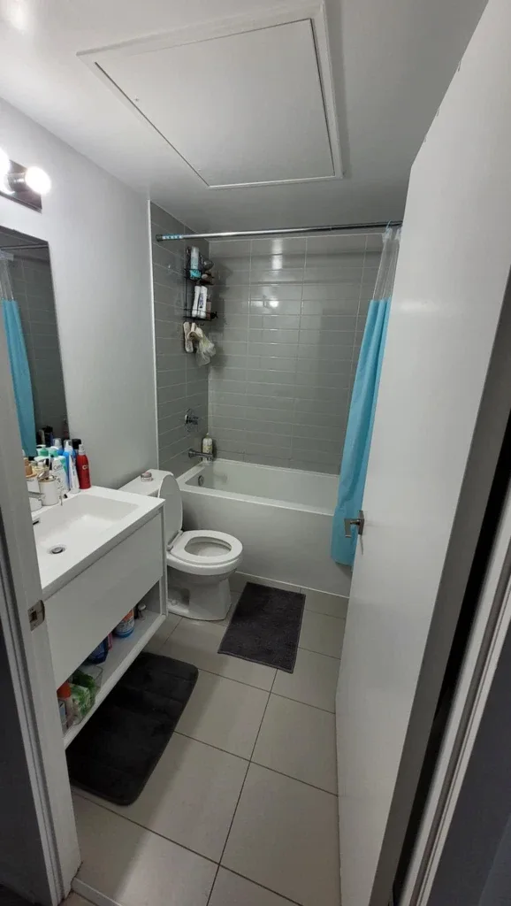 Room for rent downtown Toronto image indicator(3)