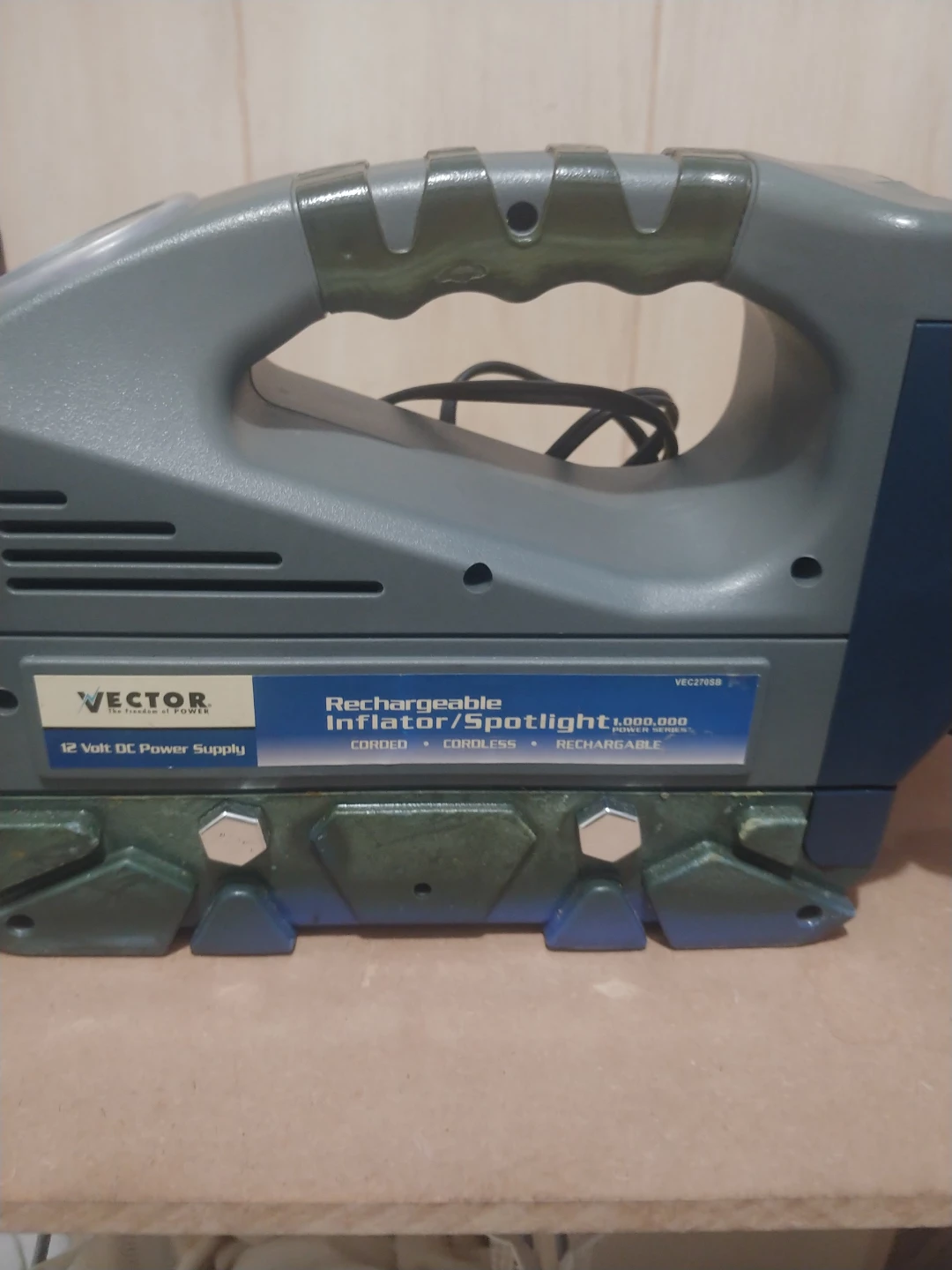 Vector Rechargeable Inflator/Spotlight