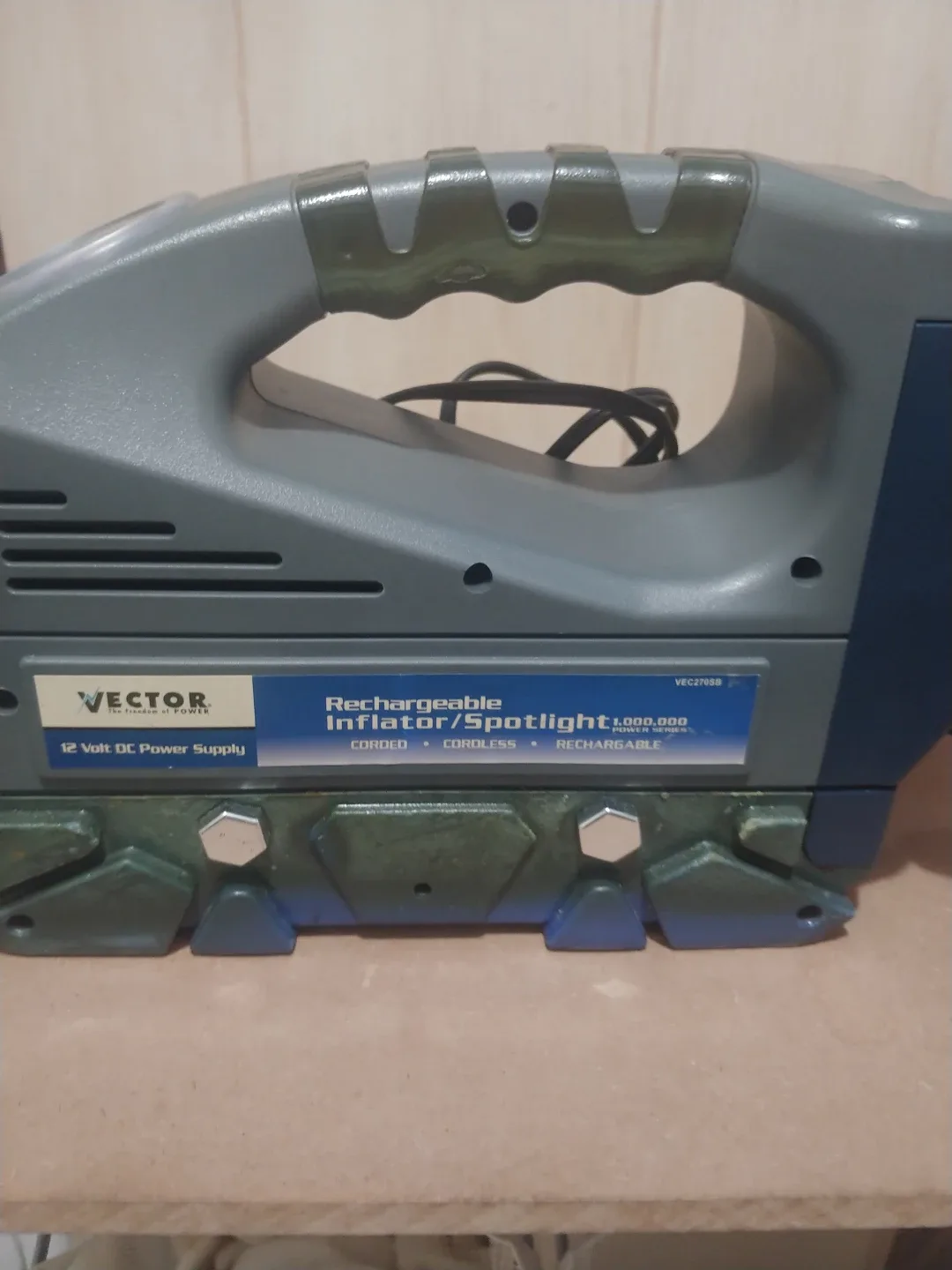 Vector Rechargeable Inflator/Spotlight