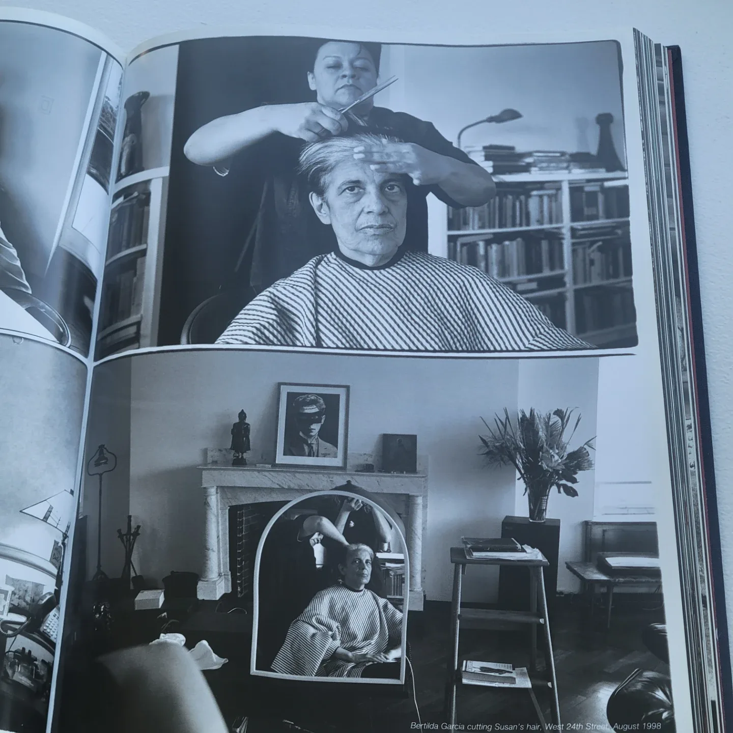 Annie Leibovitz A Photographer's Life  Hardcover Blue Book image indicator(6)