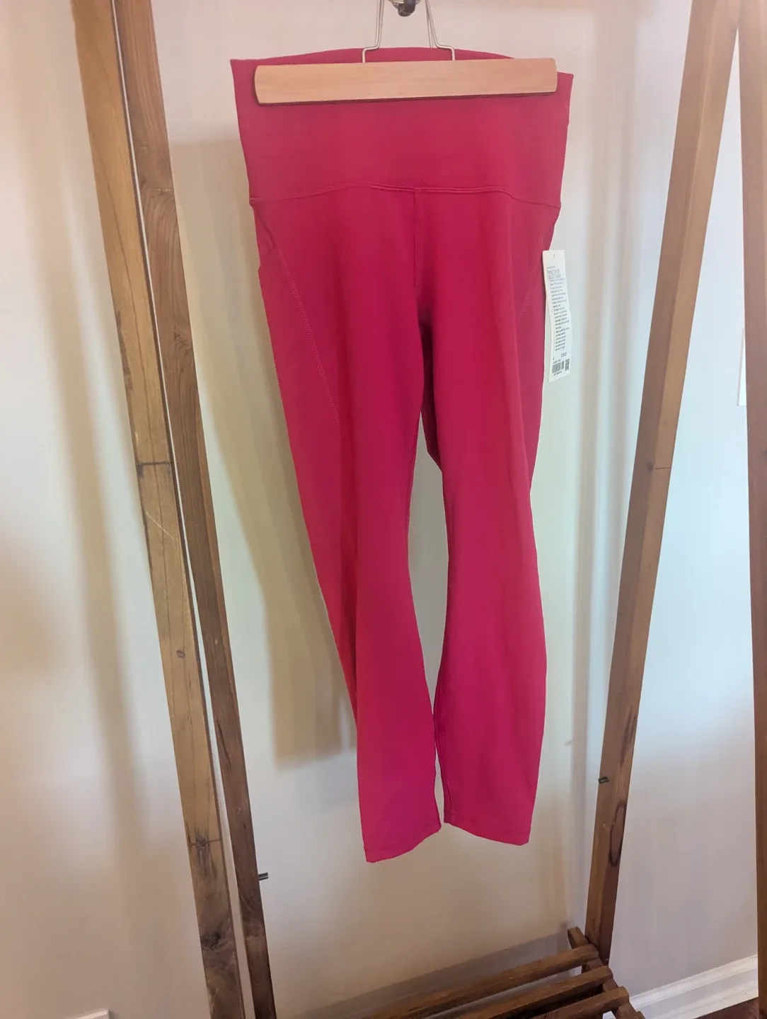 Lululemon Women's Wunder Train Pants - Size 8 image indicator(2)