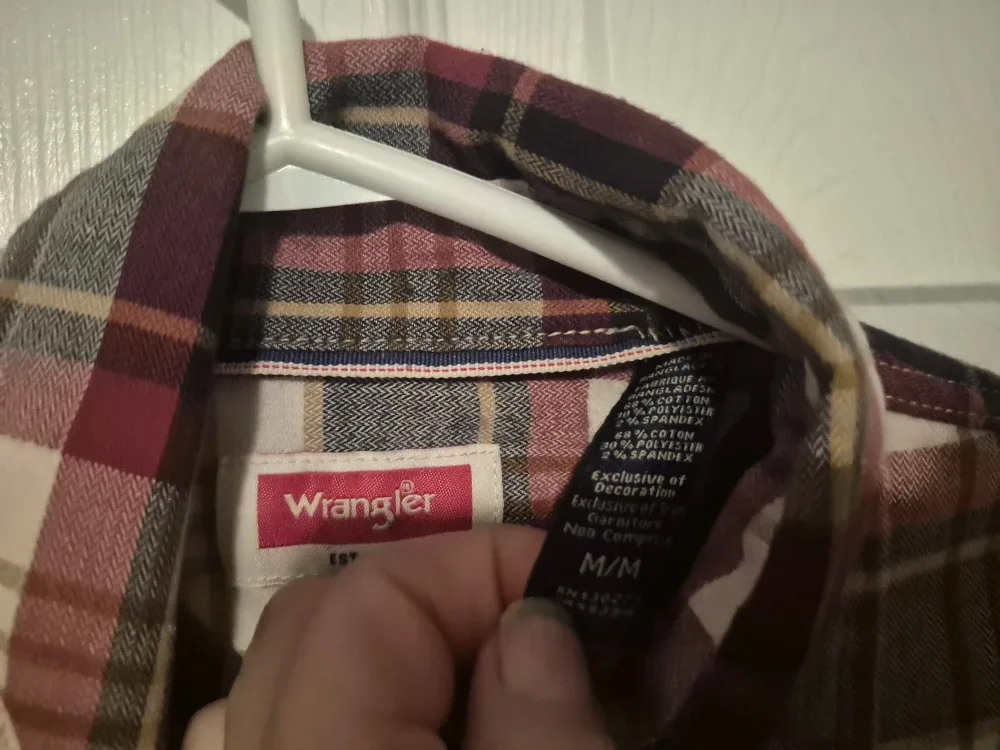 Wrangler Plaid Flannel Shirt - Size M/M image indicator(2)