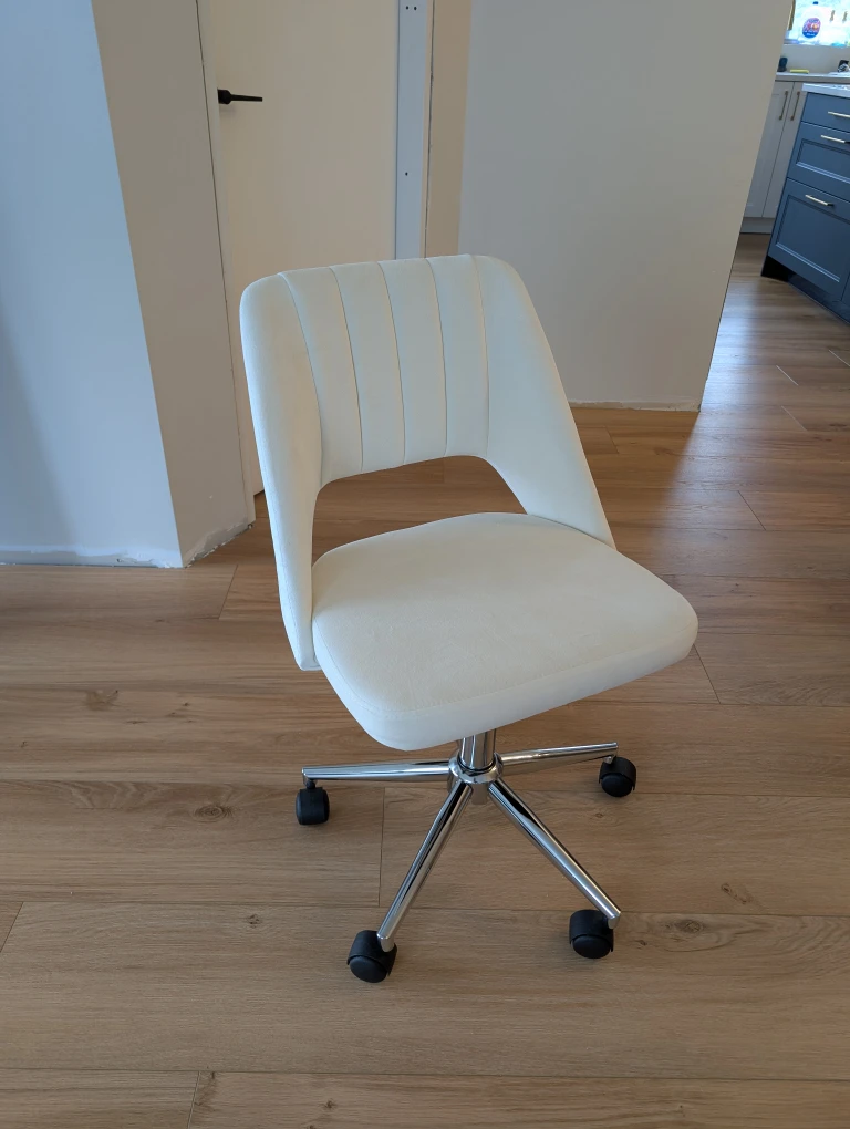 Vinsetto White Velvet Office Chair - Brand New!