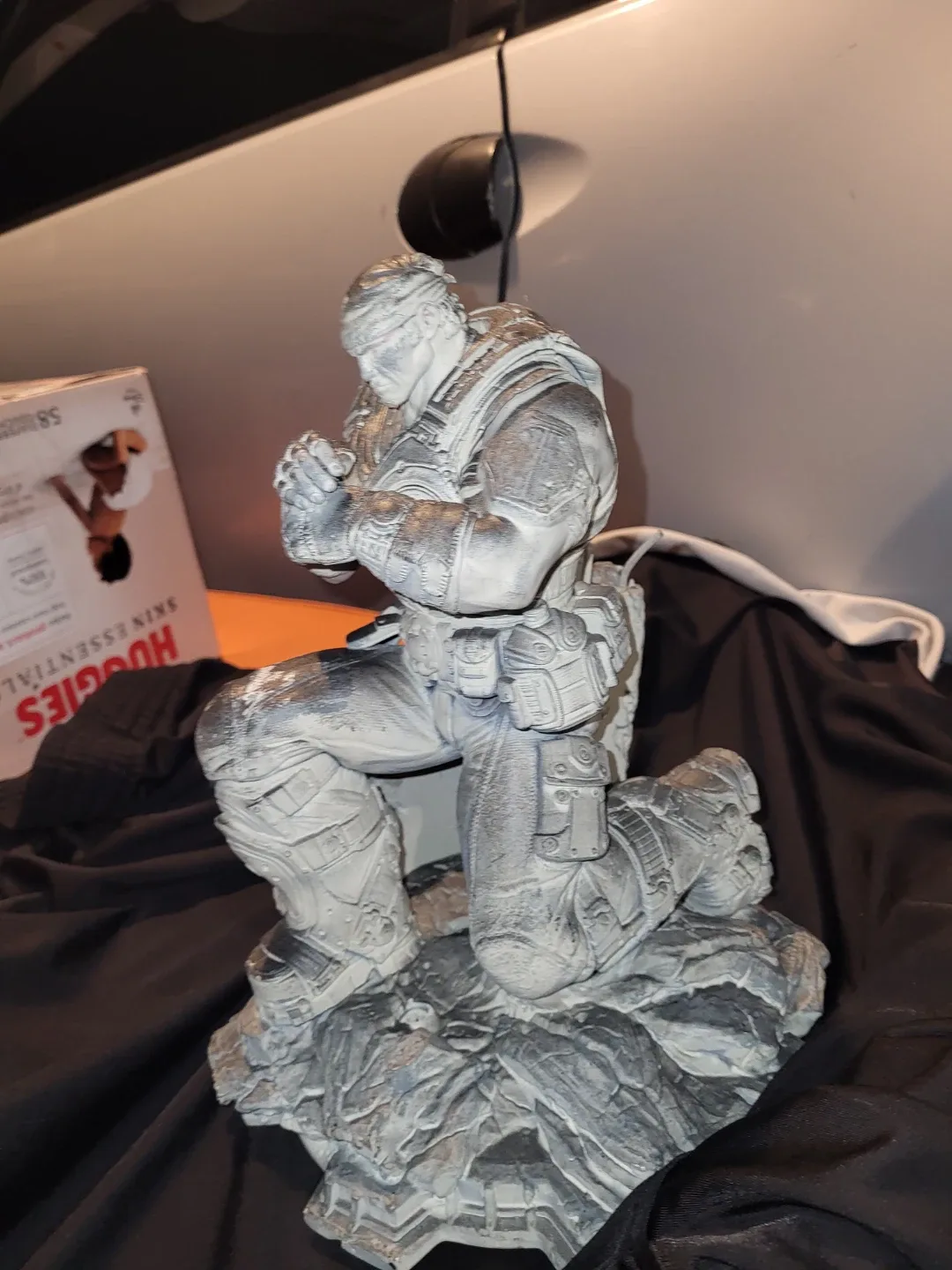 Gears of War Marcus Fenix Statue image indicator(4)