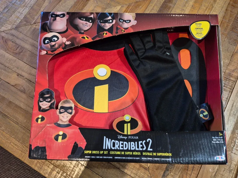 Incredibles 2 Super Dress Up Set (Size 4-6) image indicator(2)