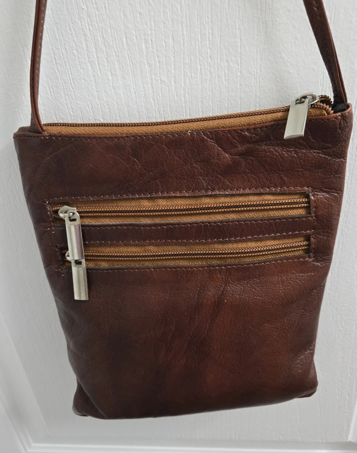 Stylish brown bag with multiple pockets - excellent condition - photo 2