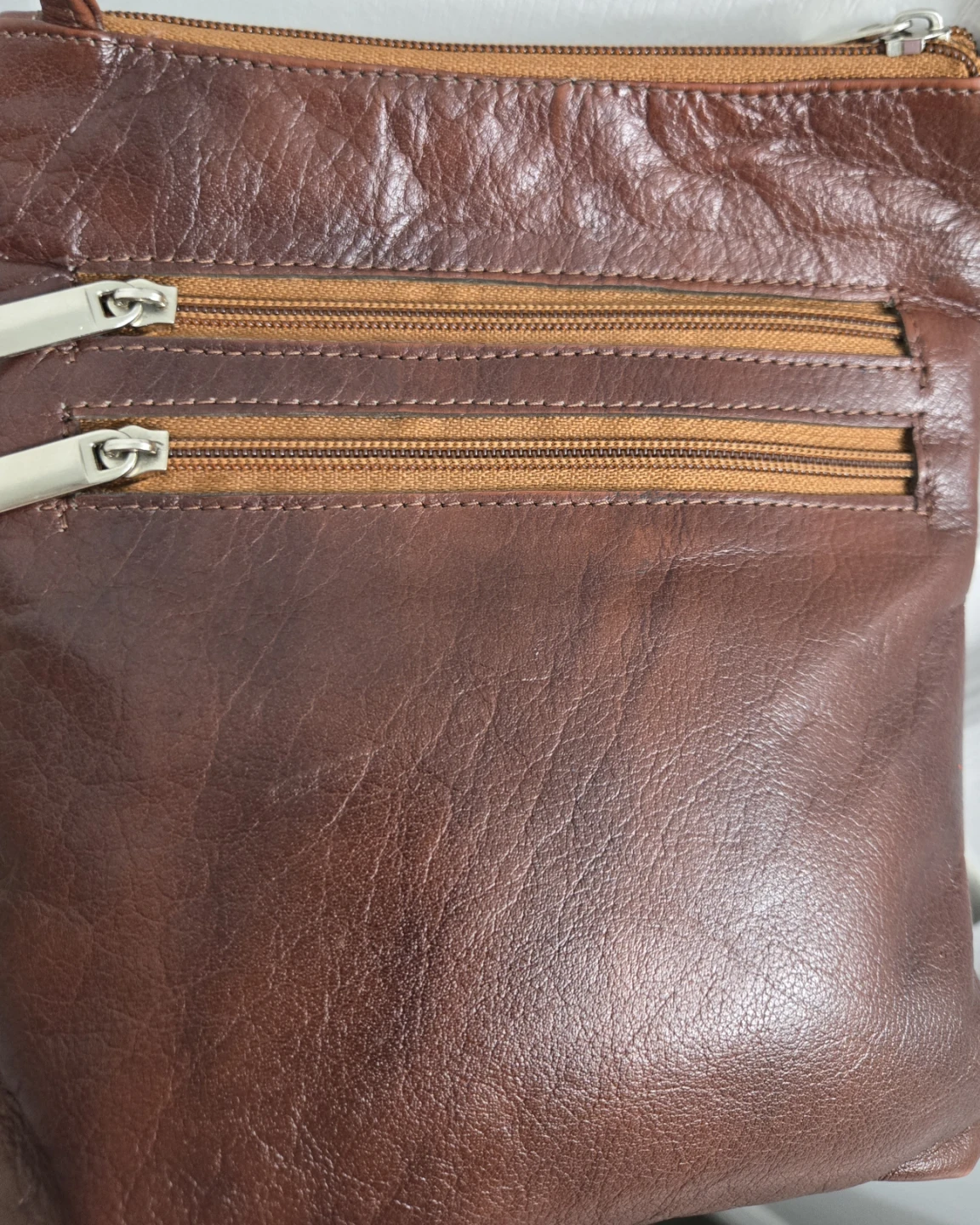 Stylish brown bag with multiple pockets - excellent condition - photo 4