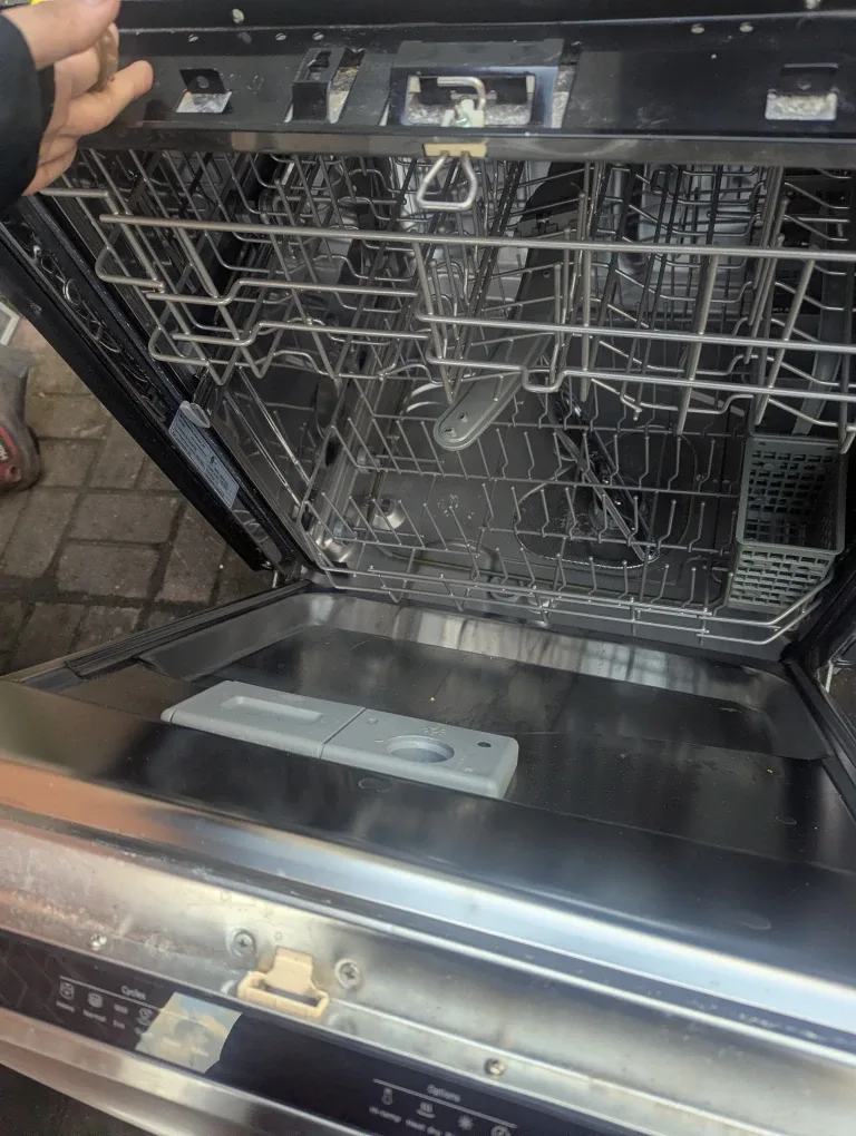 GE Stainless Steel Dishwasher image indicator(4)