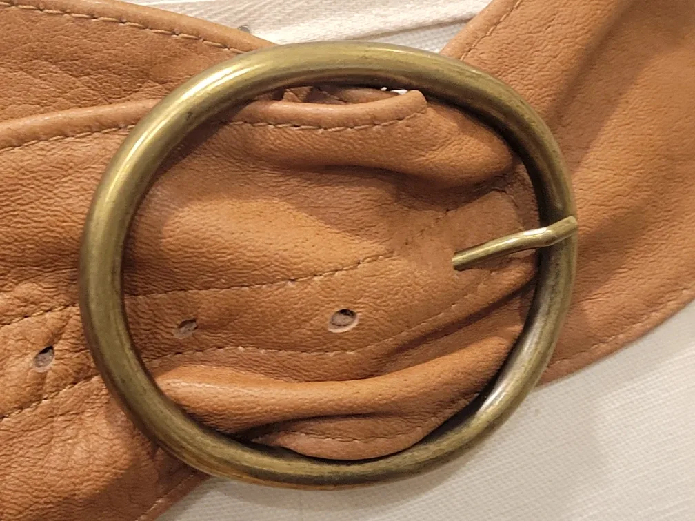 Women's med leather belt image indicator(2)