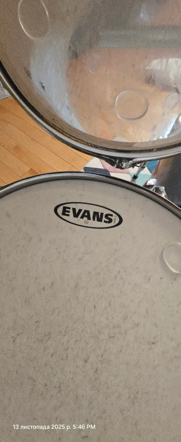 Drum Set with Remo and Evans Heads image indicator(4)