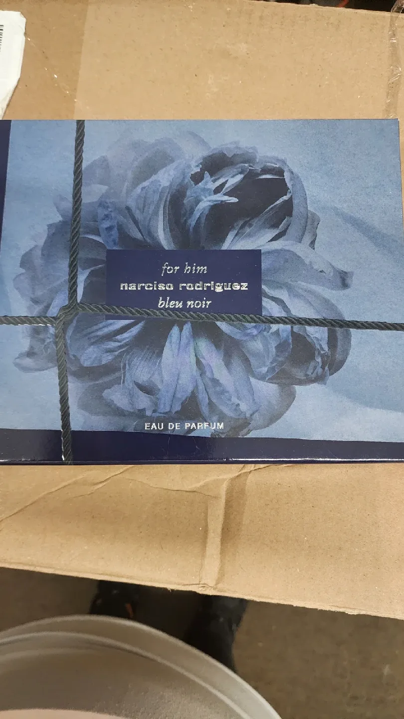 Narciso Rodriguez Bleu Noir Gift Set for Him image indicator(2)