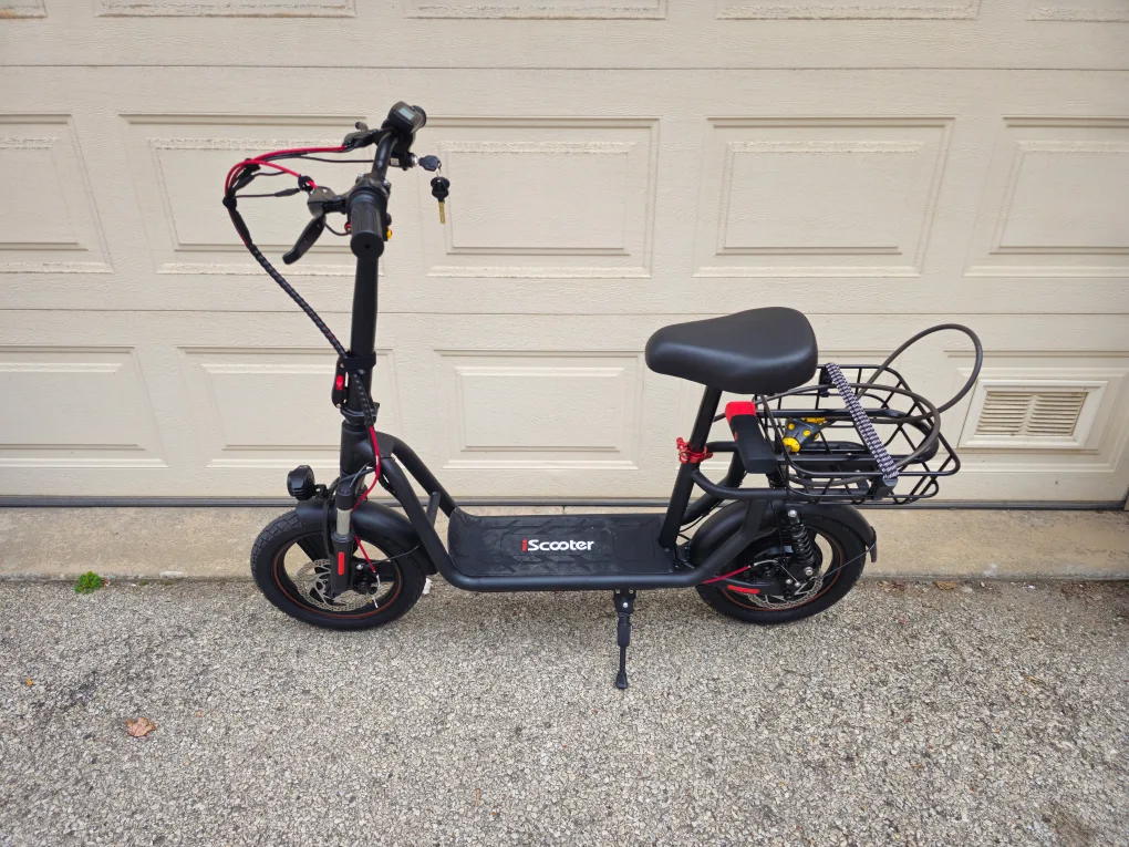 iScooter Electric Scooter with Seat & Basket ebike 2 weeks old