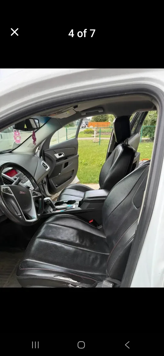 GMC Terrain White SUV image indicator(5)