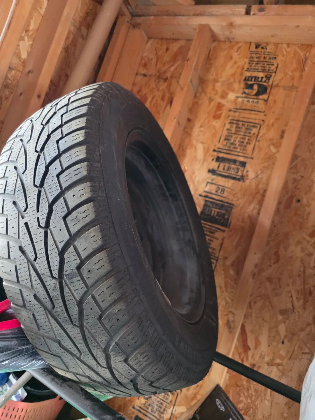 Winter Tire - 195/65R15 image indicator(3)