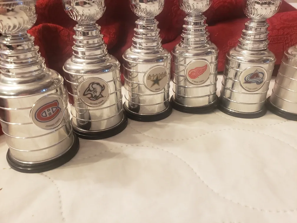 NHL Stanley Cup Replica Trophies image indicator(2)