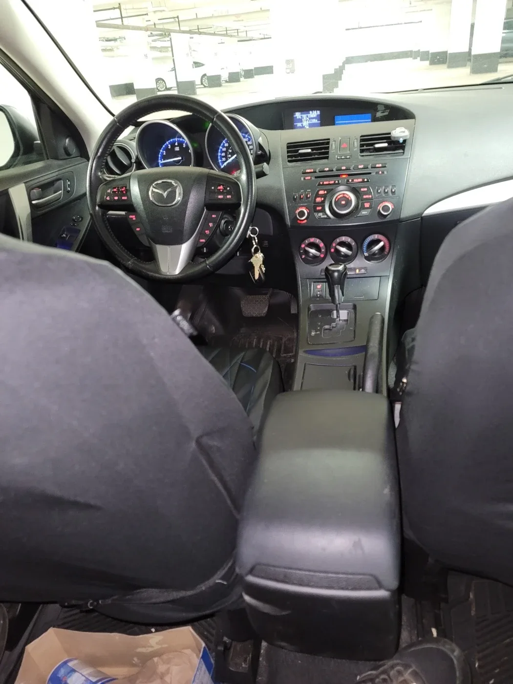 2013 Mazda 3 Sedan - Great Condition! image indicator(4)