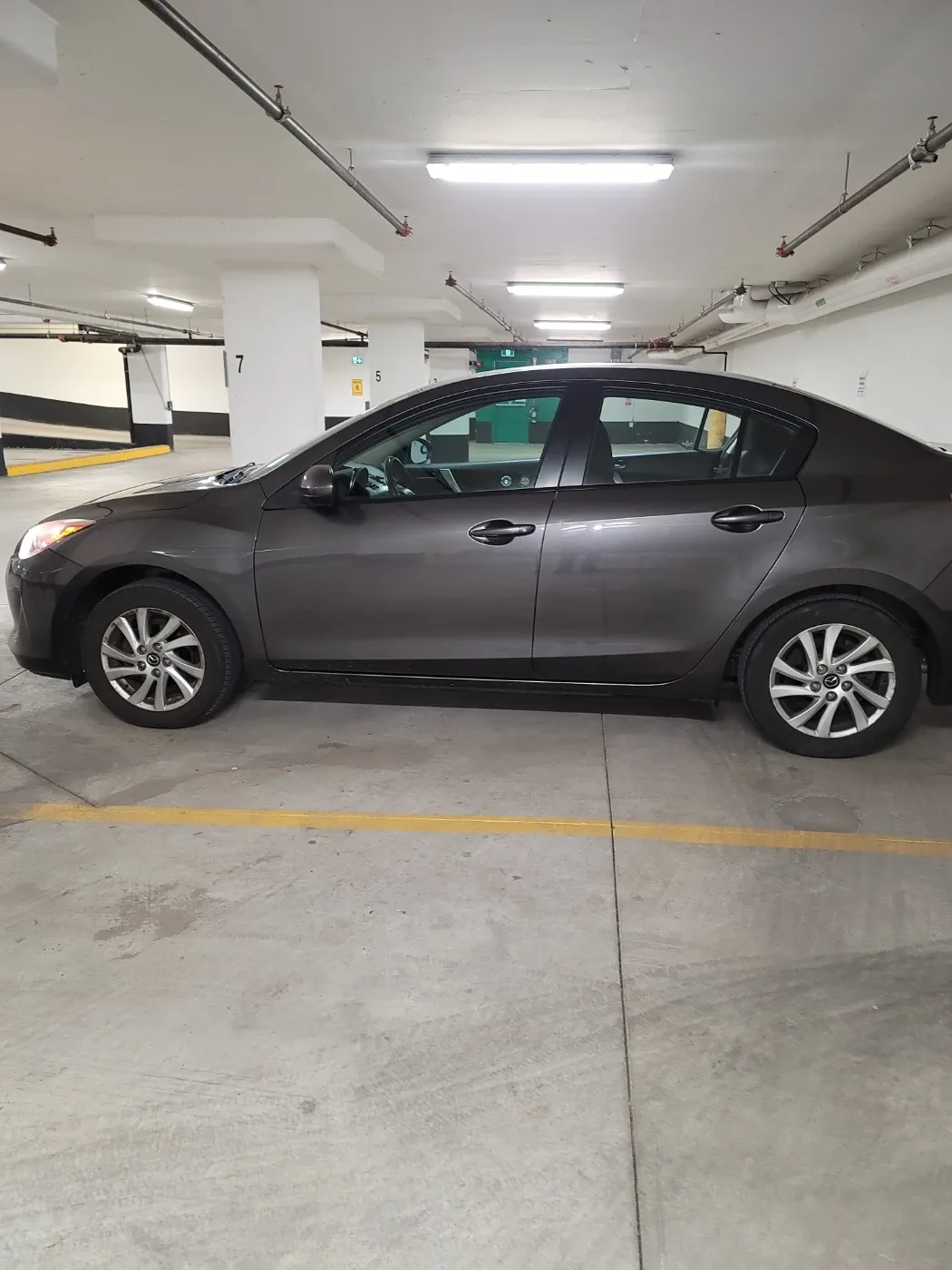 2013 Mazda 3 Sedan - Great Condition! image indicator(7)