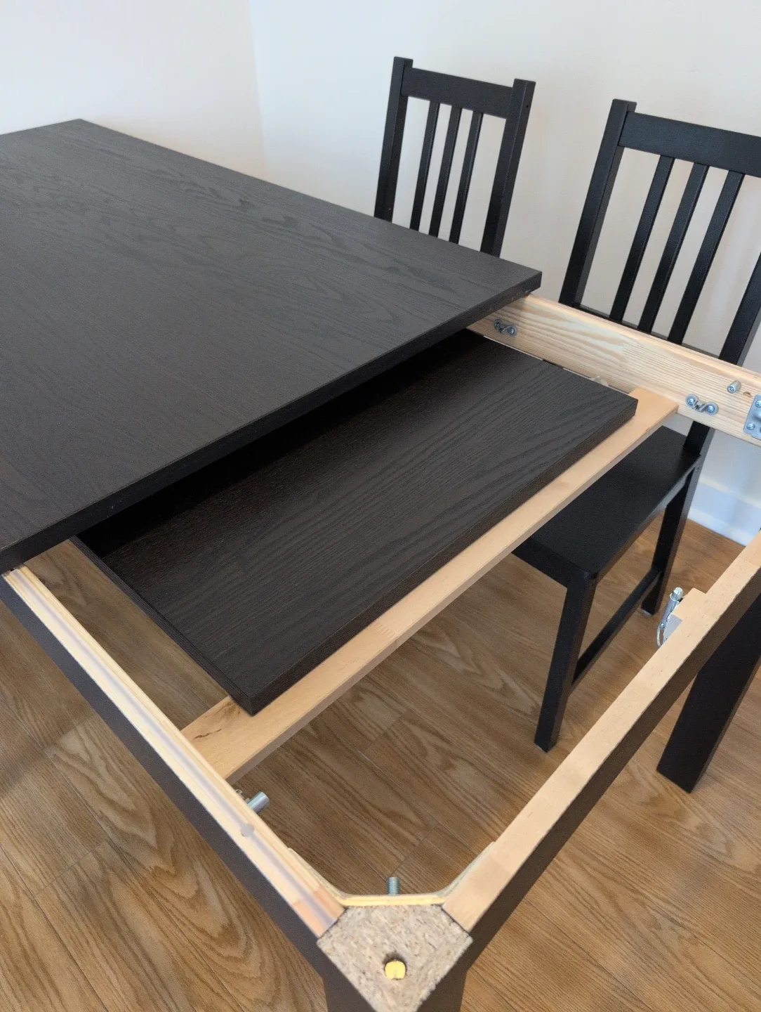 IKEA Extendable Dining Table + 4 Chairs SET image indicator(2)
