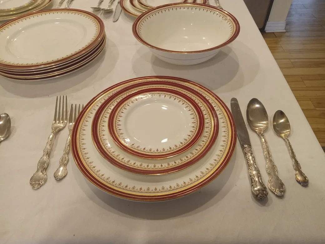 AYNSLEY CHINA dinnerware and coffee and tea set image indicator(4)