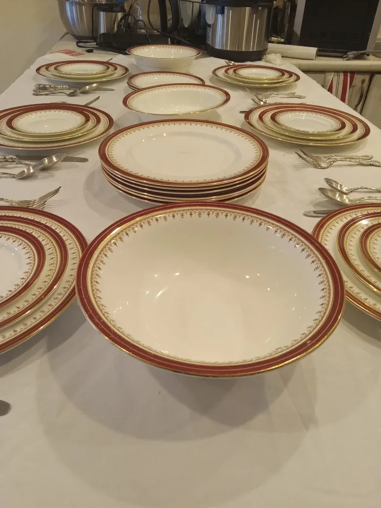 AYNSLEY CHINA dinnerware and coffee and tea set image indicator(5)
