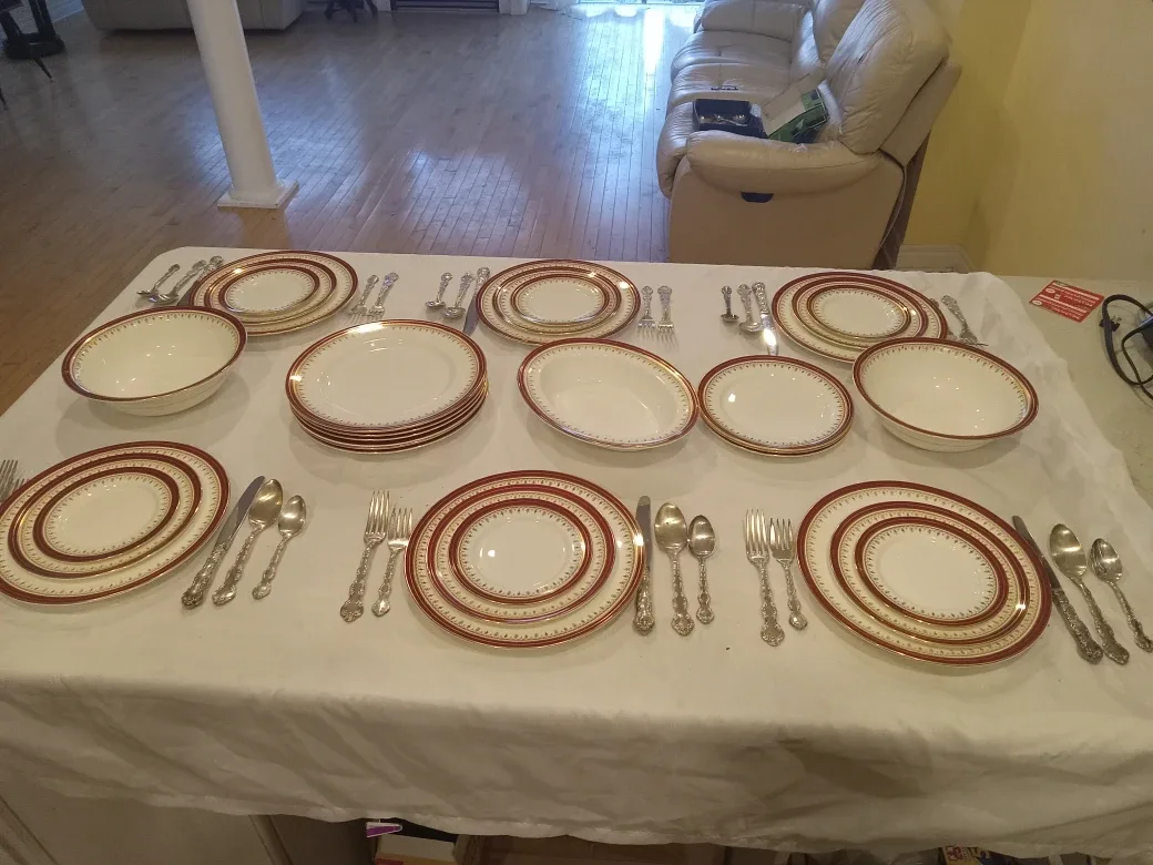 AYNSLEY CHINA dinnerware and coffee and tea set image indicator(6)